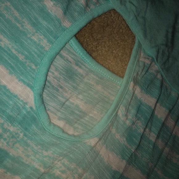 Keyhole back tank - Picture 2 of 3